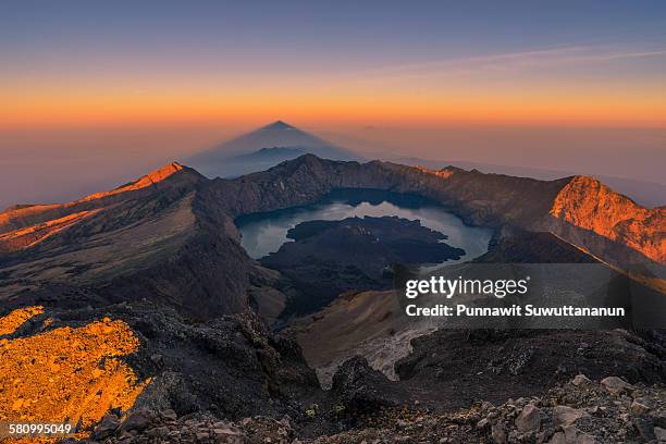 top view of rinjani summit - lombok bildbanksfoton och bilder