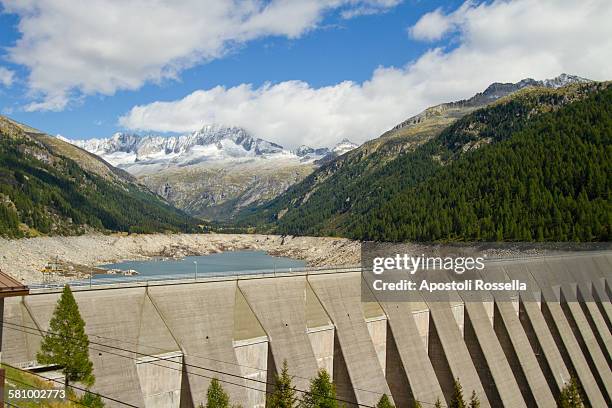 bissina dam - adamello trento - adamello brenta nationalpark stock-fotos und bilder