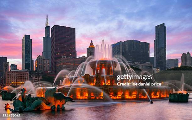 buckingham fountain, chicago, illinois - millennium park chicago fotografías e imágenes de stock