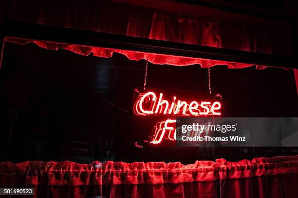 restaurant neon sign at night - chinese restaurant stock pictures, royalty-free photos & images