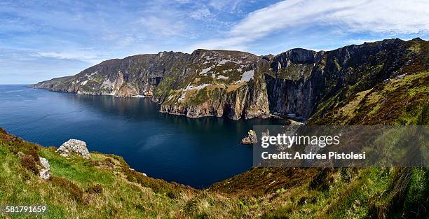 slieve league cliffs, ireland - slieve league donegal stock pictures, royalty-free photos & images