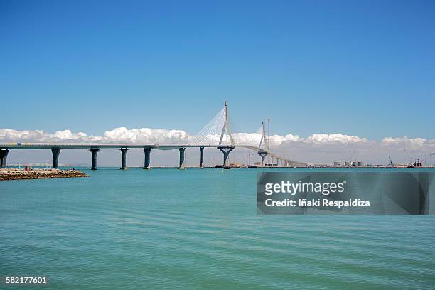 la pepa bridge under construction - iñaki respaldiza foto e immagini stock