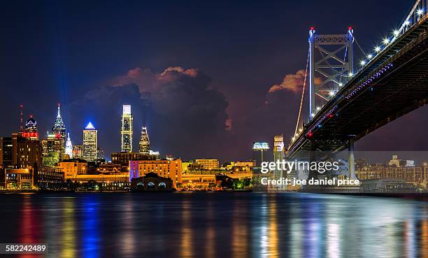 benjamin franklin bridge, philadelphia, america - philadelphia skyline stock pictures, royalty-free photos & images