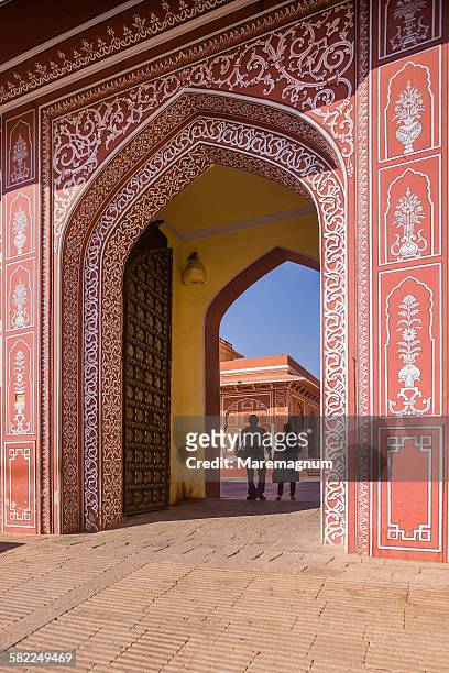 city palace, the rajendra pol (gate) - jaipur city palace stock pictures, royalty-free photos & images