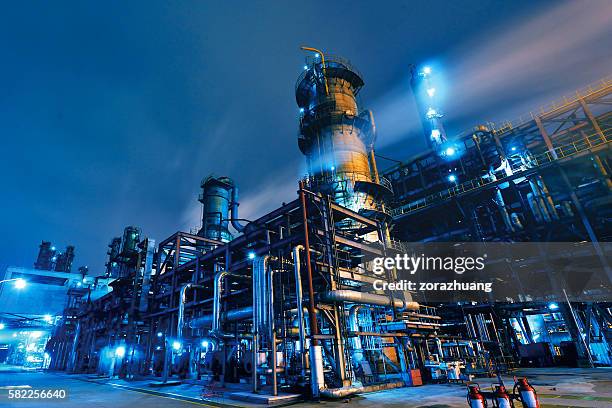 refinería de petróleo, planta química y petroquímica - edifício industrial fotografías e imágenes de stock