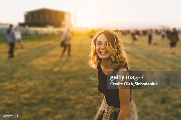 girl on music festival - music festival grass stock pictures, royalty-free photos & images