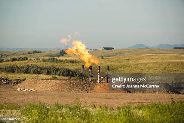 fracking - fracking fotografías e imágenes de stock