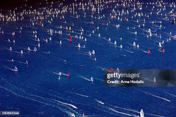 sailboats - regatta stock pictures, royalty-free photos & images