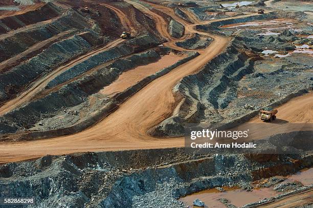 new caledonia /nouvelle-calédonie - mijnindustrie stockfoto's en -beelden