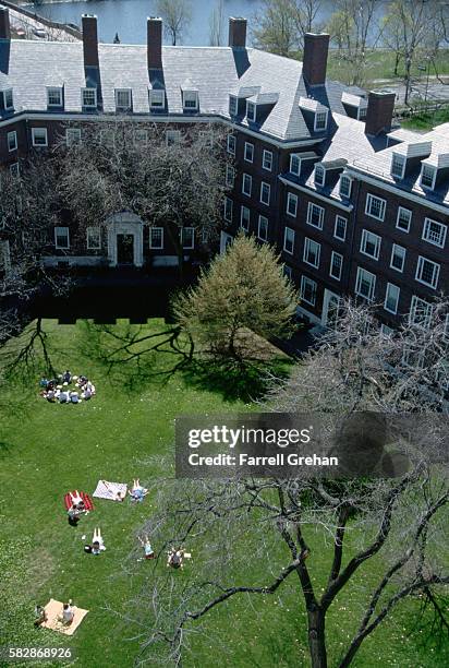 eliot house, harvard - ivy league universitäten stock-fotos und bilder