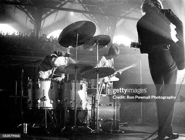 233 Eric Clapton Ron Photos High Res Pictures Getty Images 233-eric-clapton-ron-photos-high-res-pictures-getty-images