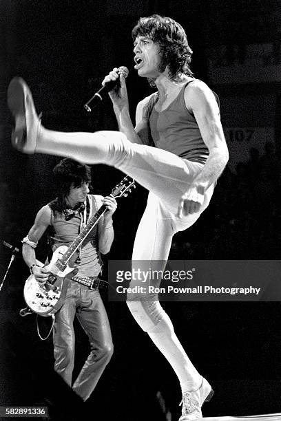 Ronnie Wood & MIck Jagger/Rolling Stones performing at the Hartford Civic Center, Nov 9,1981