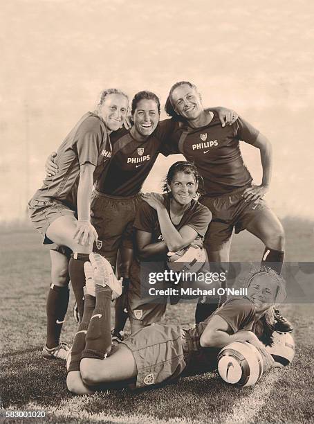 Kristine Lilly, Julie Foudy, Mia Hamm , Joy Fawcett, and Brandi Chastain .