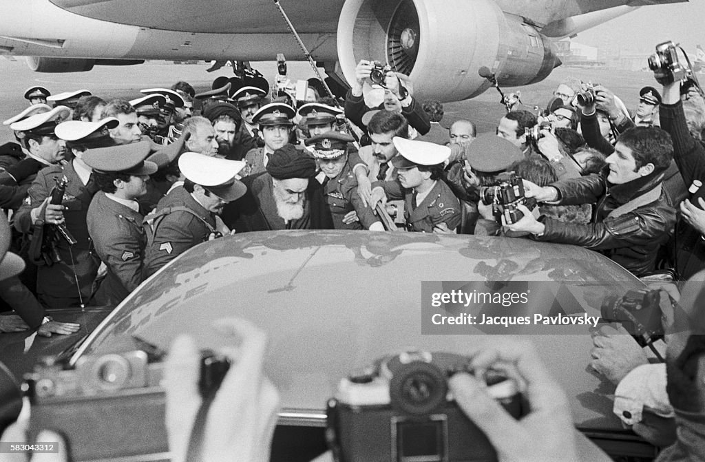Ayatollah Khomeini Back to Iran