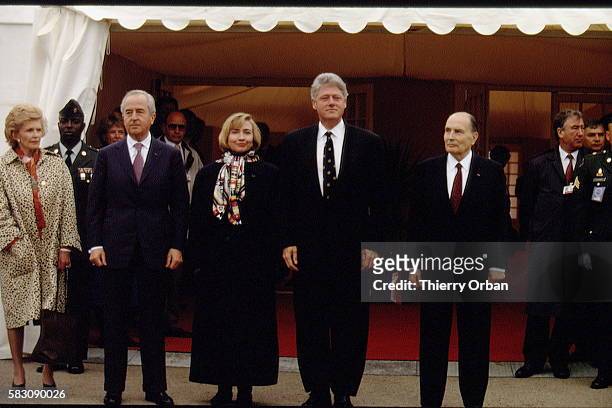 Pamela Harriman, Edouard Balladur, Hillary Clinton, Bill Clinton et François Mitterrand.