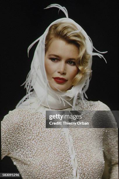 SPRING/SUMMER 1995 PRET A PORTER COLLECTION: VALENTINO