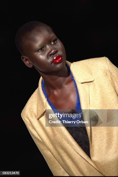 Ownalek Alek Wek Photos Photos and Premium High Res Pictures - Getty Images