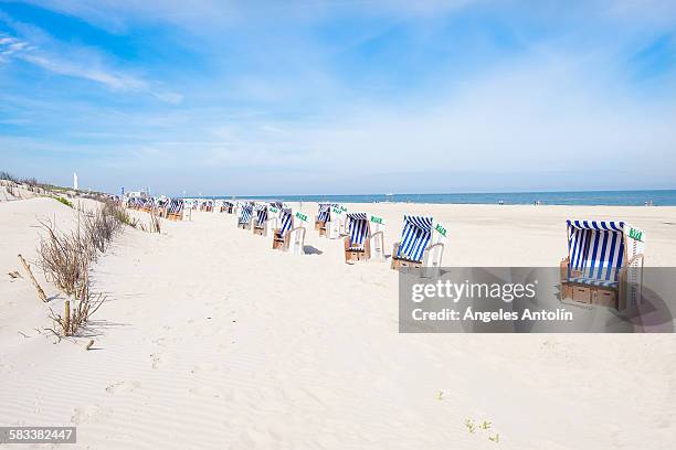 beach chairs - norderney imagens e fotografias de stock