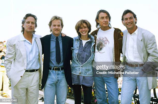 American actors attend the 16th Deauville Film Festival. L-R: Michael Douglas, Kiefer Sutherland, Julia Roberts, Joel Schumacher and William Baldwin.