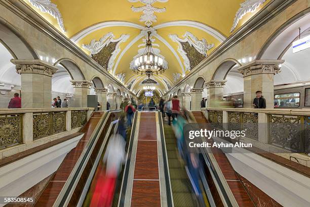 komsomolskaya metro station in moscow,russia - station van komsomolskaya stockfoto's en -beelden