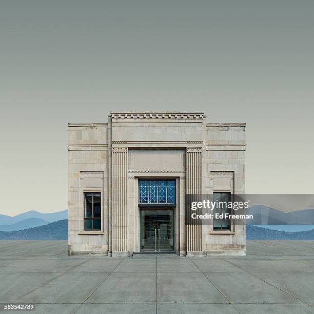 neo-classical bank building - banco fotografías e imágenes de stock
