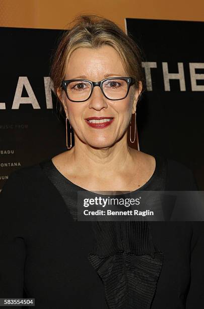 775 Linda Emond Photos & High Res Pictures - Getty Images