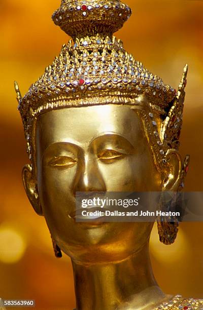 view of kinnara figure, wat phra kaeo, bangkok, thailand - kinnara photos et images de collection