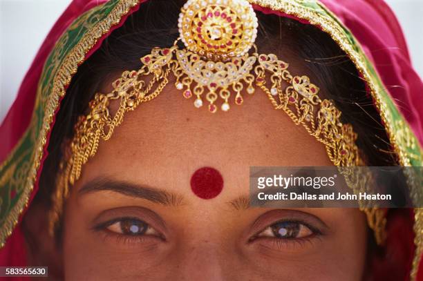 eyes of a rajasthani woman - bindi bildbanksfoton och bilder