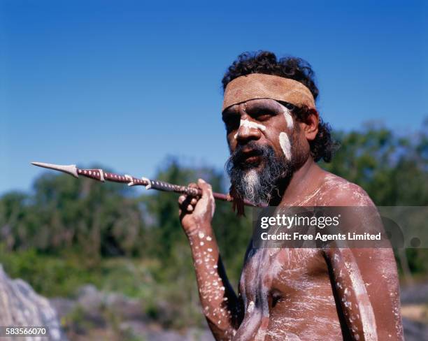 aboriginal hunter - aboriginal man imagens e fotografias de stock