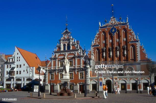 house of blackheads on the ratslaukums in riga - house of blackheads 個照片及圖片檔