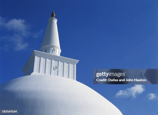 asia, sri lanka, anuradhapura, ruwanveliseya, dagoba - ruvanvelisaya dagoba stock pictures, royalty-free photos & images