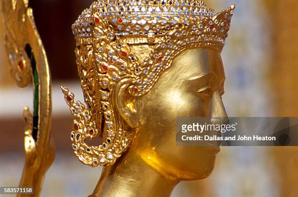 view of kinnara figure, wat phra kaeo, bangkok, thailand - kinnara photos et images de collection