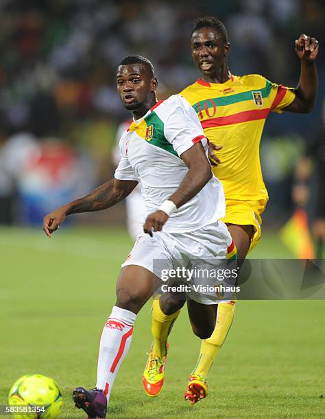 Modibo Maiga Raja 551 Africa Cup Of Nations Guinea V Mali Stock Photos, High-Res Pictures ...
