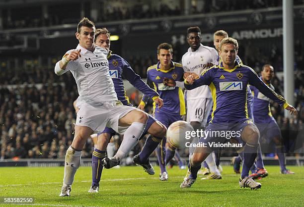 Gareth Bale of Tottenham Hotspur goes close to scoring during the UEFA Europa League Group J match between Tottenham Hotspur and NK Maribor at White...