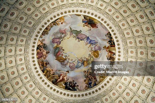 dome of the u.s. capitol rotunda - capitol rotunda stockfoto's en -beelden