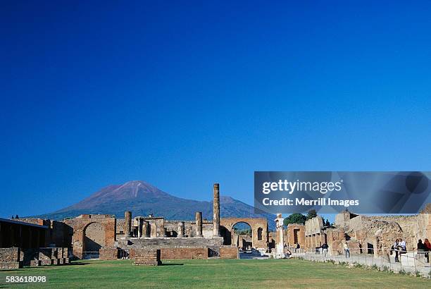 mt. vesuvius behind pompeii - pompei ストックフォトと画像