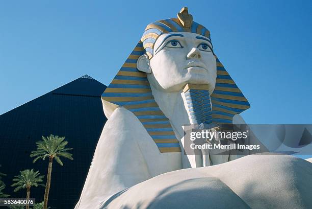 sphinx at the luxor hotel and casino - las vegas pyramid hotel stock pictures, royalty-free photos & images
