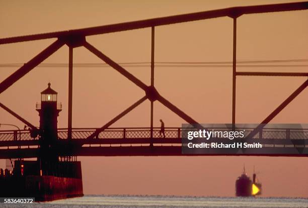 Doloth Duluth Aerial Lift Bridge Photos and Premium High Res Pictures - Getty ...