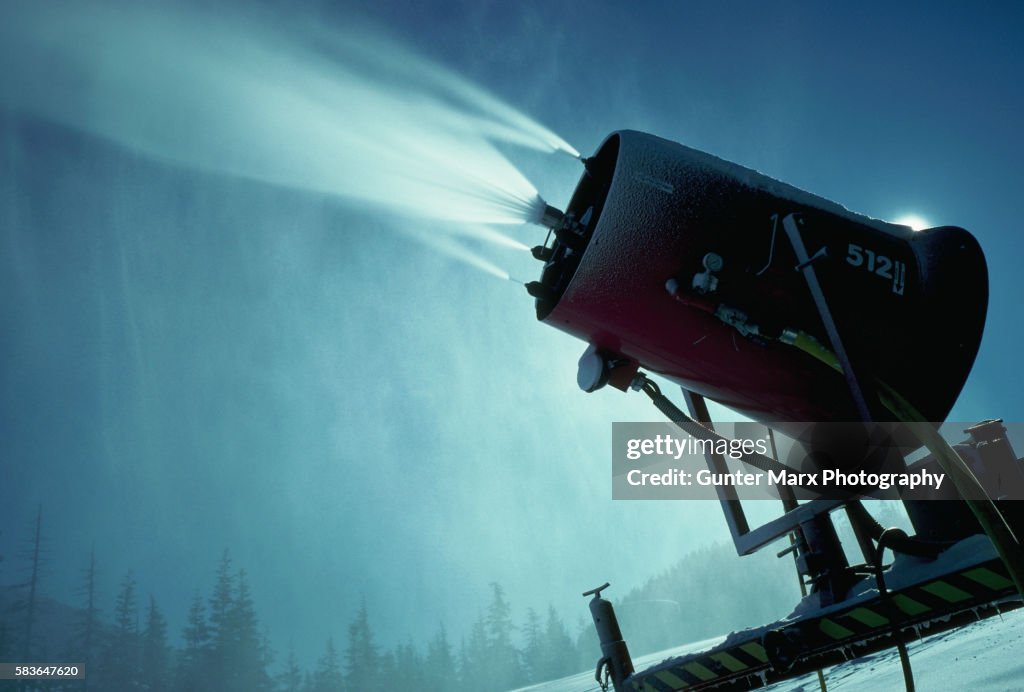 Snowmaking Machine