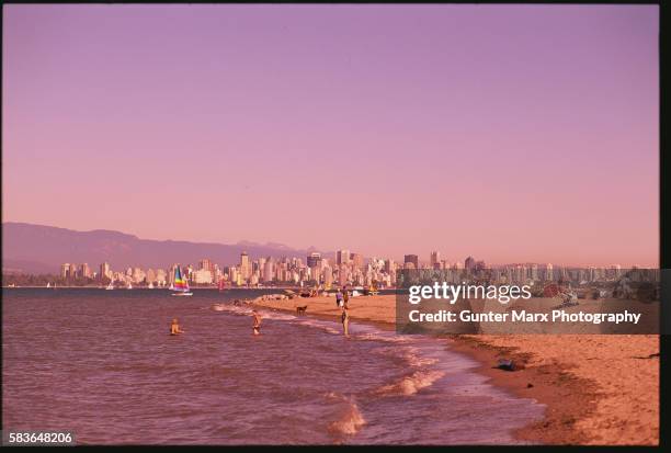 spanish banks beach - english bay stockfoto's en -beelden