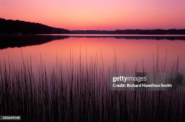 sunrise on long lake in wisconsin - long - fotografias e filmes do acervo