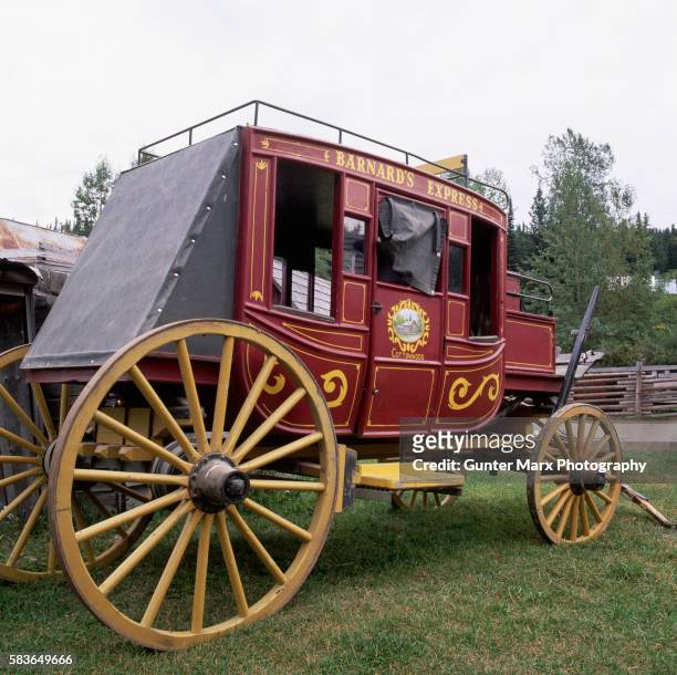 restored stagecoach at ghost town, canada - postkutsche stock-fotos und bilder