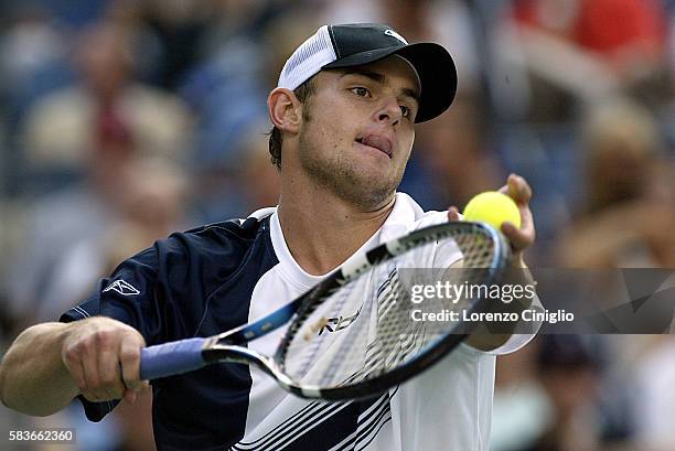 Andy Roderick Serving 2,600 Andy Roddick Serve Stock Photos, High-Res Pictures, and Images ...