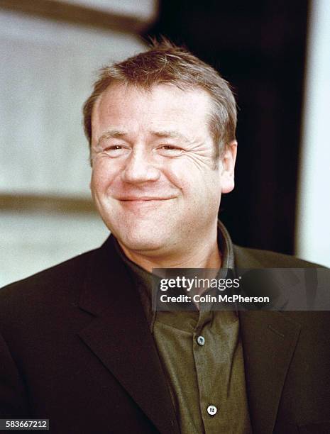 Actor Winstone 1,380 Ray Winstone Photos Stock Photos, High-Res Pictures, and Images ...