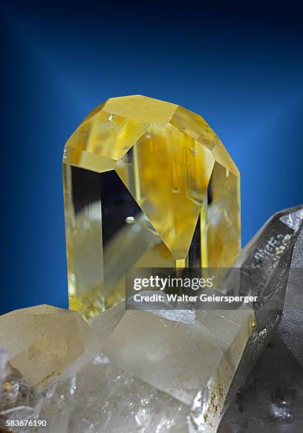 topaz crystal, mineral - topaz stock pictures, royalty-free photos & images