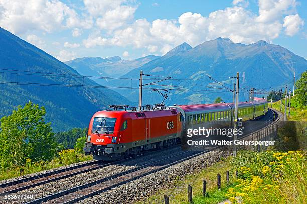 tauern railway, austria - tren de pasajeros fotografías e imágenes de stock