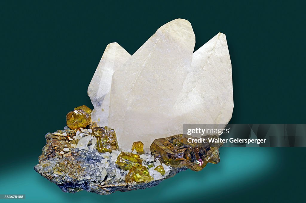 Sphalerite with Calcite, mineral