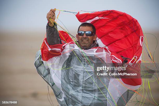 Kiting Rope Untangle Untangled Rope Photos and Premium High Res Pictures - Getty Images