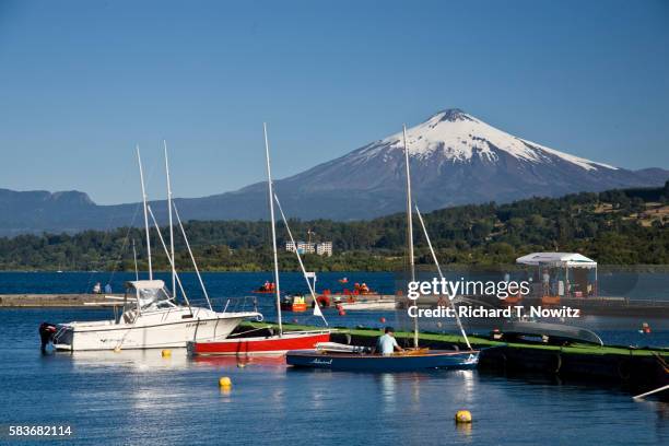 lake villarrica and villarrica volcano - villarrica stock pictures, royalty-free photos & images