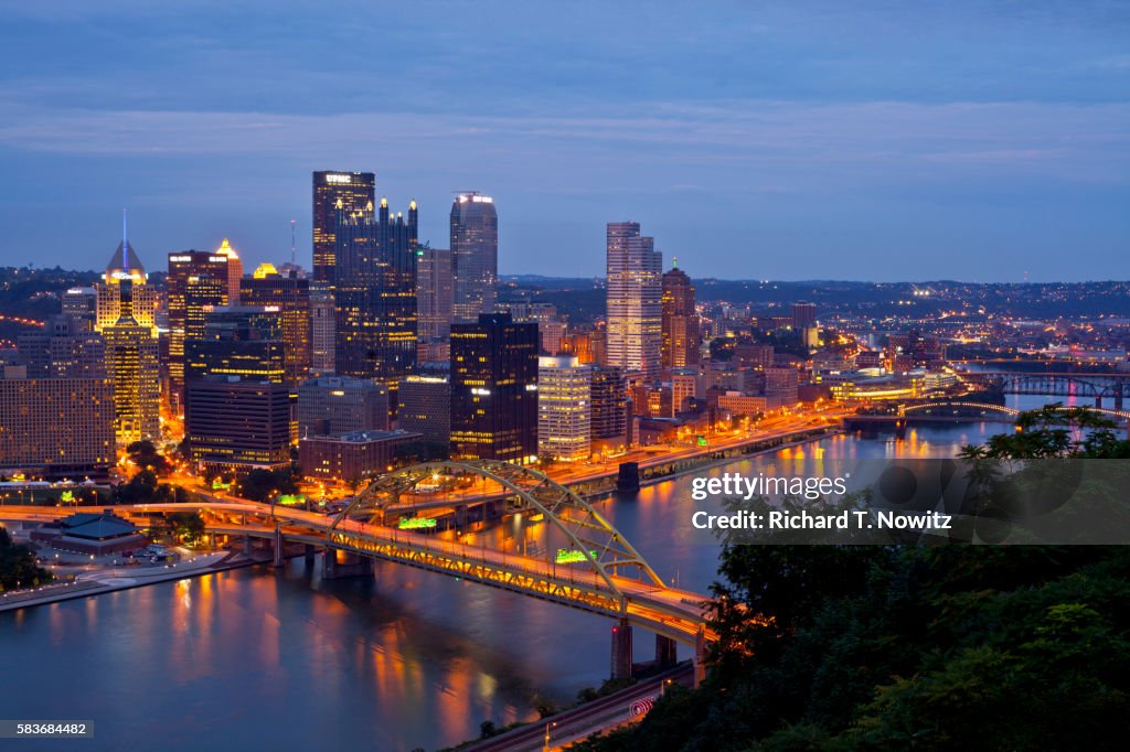 Skyline Pittsburg, Pennsylvania and the Monongahela River